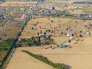 Photos aériennes de "décollage" - Photo réf. E157786 - Lorraine Mondial Air Ballons 2015 : Vol du Dimanche 26 Juillet le matin lors du Record Mondial de Décollage en Ligne. (The Great Line, In-line Mass Ascent)