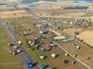 Photos aériennes de "montgolfières" - Photo réf. E157789 - Lorraine Mondial Air Ballons 2015 : Vol du Dimanche 26 Juillet le matin lors du Record Mondial de Dcollage en Ligne. (The Great Line, In-line Mass Ascent)