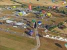 Photos aériennes de "ballon" - Photo réf. E157796 - Lorraine Mondial Air Ballons 2015 : Vol du Dimanche 26 Juillet le matin lors du Record Mondial de Dcollage en Ligne. (The Great Line, In-line Mass Ascent)