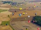 Photos aériennes de "line" - Photo réf. E157811 - Lorraine Mondial Air Ballons 2015 : Vol du Dimanche 26 Juillet le matin lors du Record Mondial de Décollage en Ligne. (The Great Line, In-line Mass Ascent)