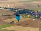 Photos aériennes de "ballon" - Photo réf. E157813 - Lorraine Mondial Air Ballons 2015 : Vol du Dimanche 26 Juillet le matin lors du Record Mondial de Dcollage en Ligne. (The Great Line, In-line Mass Ascent)