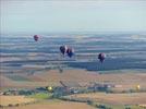 Photos aériennes de "montgolfières" - Photo réf. E157816 - Lorraine Mondial Air Ballons 2015 : Vol du Dimanche 26 Juillet le matin lors du Record Mondial de Dcollage en Ligne. (The Great Line, In-line Mass Ascent)