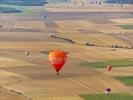 Photos aériennes de "montgolfières" - Photo réf. E157821 - Lorraine Mondial Air Ballons 2015 : Vol du Dimanche 26 Juillet le matin lors du Record Mondial de Dcollage en Ligne. (The Great Line, In-line Mass Ascent)