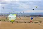 Photos aériennes de "mondial" - Photo réf. E166007 - Mondial Air Ballons 2017 : Vol du Samedi 22 Juillet le soir.