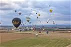 Photos aériennes de "Mondial" - Photo réf. E166017 - Mondial Air Ballons 2017 : Vol du Samedi 22 Juillet le soir.