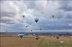 Photos aériennes de "F-HBPK" - Photo réf. E166025 - Mondial Air Ballons 2017 : Vol du Samedi 22 Juillet le soir.