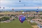 Photos aériennes de "Mondial" - Photo réf. E166061 - Mondial Air Ballons 2017 : Vol du Samedi 22 Juillet le soir.