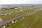  - Photo réf. E166134 - Mondial Air Ballons 2017 : Vol du Vendredi 28 Juillet le matin : Record du monde de dcollage en ligne, 456 montgolfires !