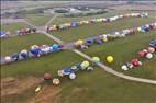 Photos aériennes de Chambley-Bussières (54890) | Meurthe-et-Moselle, Lorraine, France - Photo réf. E166154 - Mondial Air Ballons 2017 : Vol du Vendredi 28 Juillet le matin : Record du monde de dcollage en ligne, 456 montgolfires !