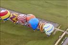 Photos aériennes de "décollage" - Photo réf. E166189 - Mondial Air Ballons 2017 : Vol du Vendredi 28 Juillet le matin : Record du monde de décollage en ligne, 456 montgolfières !