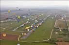 Photos aériennes de Chambley-Bussières (54890) | Meurthe-et-Moselle, Lorraine, France - Photo réf. E166196 - Mondial Air Ballons 2017 : Vol du Vendredi 28 Juillet le matin : Record du monde de dcollage en ligne, 456 montgolfires !