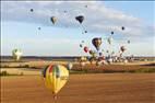 Photos aériennes de "Mondial" - Photo réf. E166296 - Mondial Air Ballons 2017 : Vol du Samedi 29 Juillet le soir.