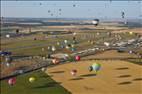 Photos aériennes - Mondial Air Ballons 2019 - Photo réf. E172913 - Grand Est Mondial Air Ballons 2019 : Grande Ligne du lundi 29 Juillet au matin.