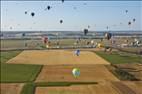 Photos aériennes de "est" - Photo réf. E172936 - Grand Est Mondial Air Ballons 2019 : Grande Ligne du lundi 29 Juillet au matin.