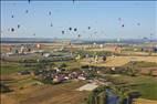 Photos aériennes de "ligne" - Photo réf. E172937 - Grand Est Mondial Air Ballons 2019 : Grande Ligne du lundi 29 Juillet au matin.