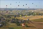 Photos aériennes de "ligne" - Photo réf. E172940 - Grand Est Mondial Air Ballons 2019 : Grande Ligne du lundi 29 Juillet au matin.