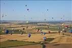 Photos aériennes de "mondial" - Photo réf. E172941 - Grand Est Mondial Air Ballons 2019 : Grande Ligne du lundi 29 Juillet au matin.
