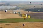 Photos aériennes de "Grande" - Photo réf. E172943 - Grand Est Mondial Air Ballons 2019 : Grande Ligne du lundi 29 Juillet au matin.