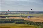 Photos aériennes de "Mondial" - Photo réf. E174960 - Grand Est Mondial Air Ballons 2021 : Grande Ligne du Dimanche 25 Juillet au matin.