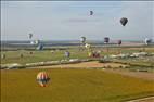Photos aériennes - Mondial Air Ballons 2021 - Photo réf. E175014 - Grand Est Mondial Air Ballons 2021 : Vol du lundi 26 Juillet au matin.