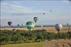 Photos aériennes - Mondial Air Ballons 2021 - Photo réf. E175049 - Grand Est Mondial Air Ballons 2021 : Vol du lundi 26 Juillet au matin.